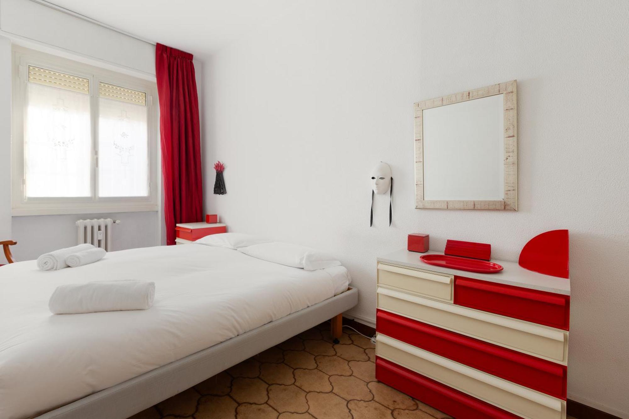 Milan-Linate Apartment With Balcony Екстериор снимка